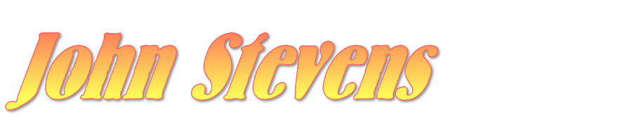 Neonroze tekst “John Stevens” op een zwarte achtergrond, met sierlijke, handgeschreven letters.